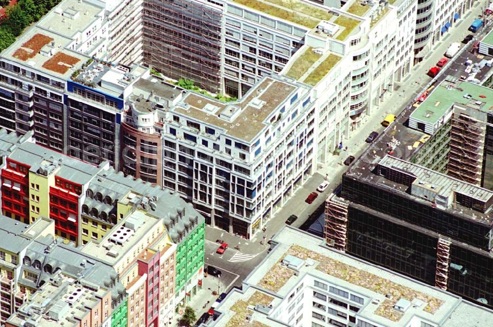 Berlin from the bird's eye view: Büro- und Geschäftshaus Markgrafenstraße 22 in Berlin- Mitte. Ein Objekt der Madra Immobilien Marketing GmbH. madra Immobilien Marketing GmbH (030) 203529-0 Zimmerstr. 56, 10117 Berlin