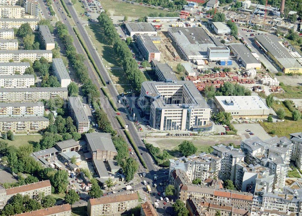 Aerial photograph Berlin - Weißensee - Büro- und Geschäftshaus Prenzlauer Carree an der Prenzlauer Allee in Berlin - Weißensee.