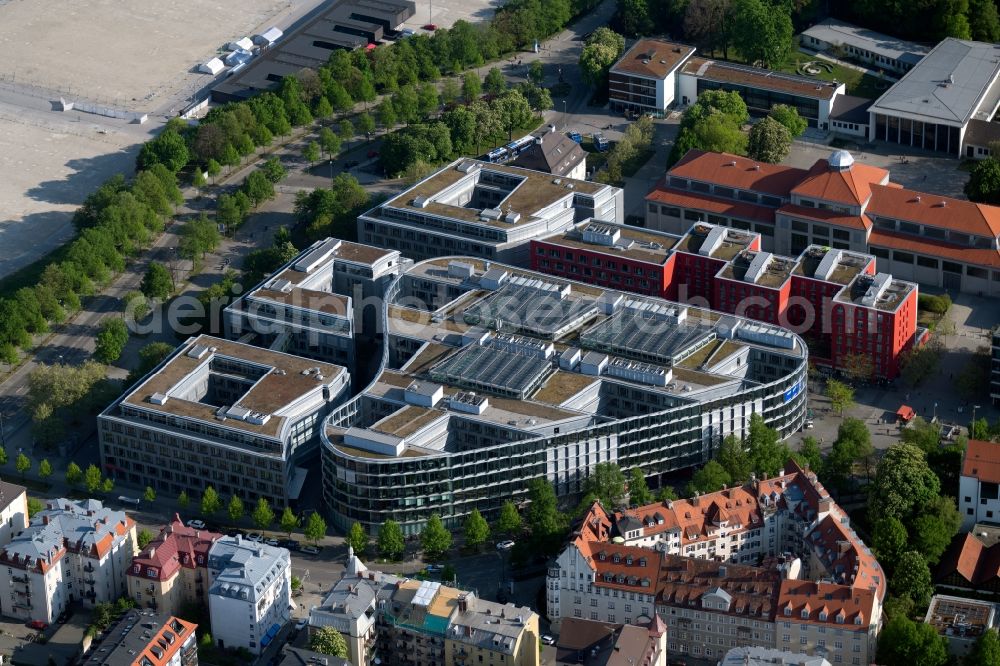 München from above - Office building and administrative and commercial building on Theresienhoehe in the district Schwanthalerhoehe in Munich in the state Bavaria, Germany