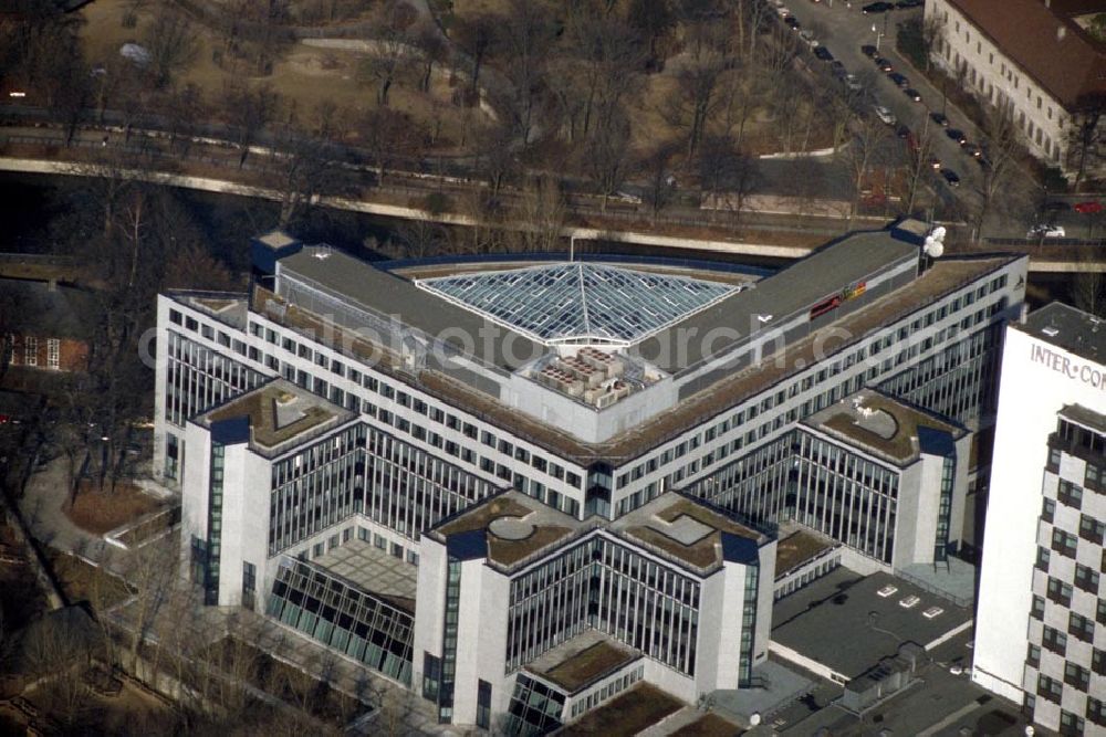 Aerial image Berlin - Charlottenburg - Büro- und Geschäftshaus der Trigon AG am Katharina-Heinroth-Ufer in Berlin Charlottenburg 1995