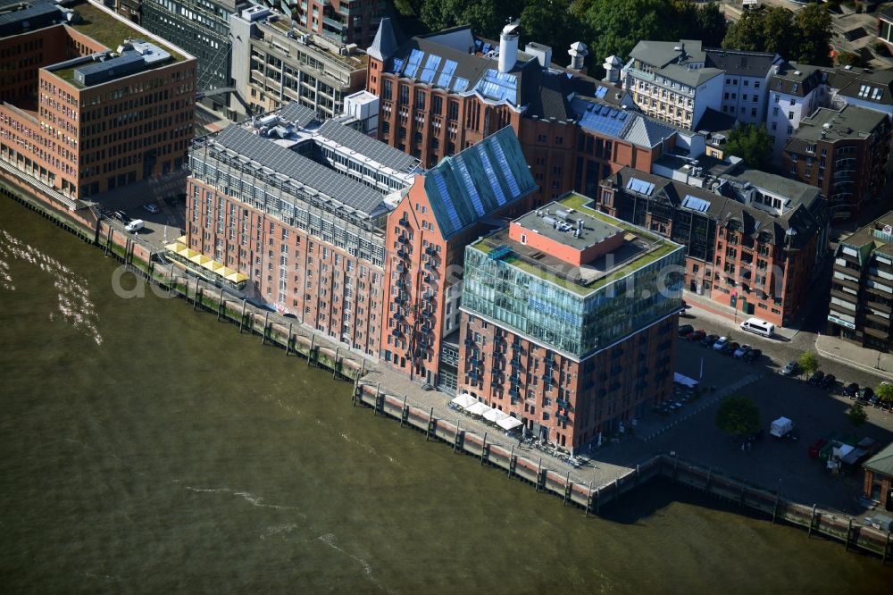 Hamburg from above - Office building Warsteiner Elbspeicher to the Grosse Elbstrasse in Hamburg