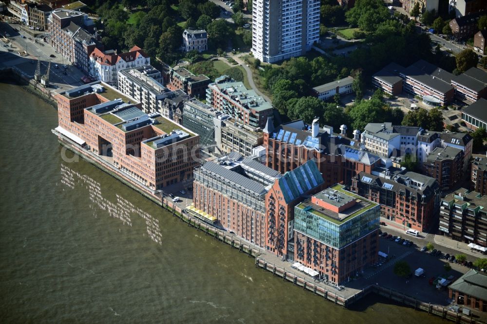 Hamburg from the bird's eye view: Office building Warsteiner Elbspeicher to the Grosse Elbstrasse in Hamburg