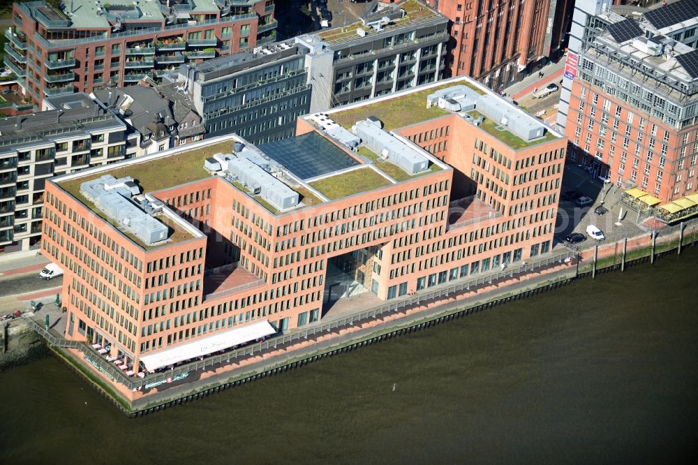 Hamburg from the bird's eye view: Office building Warsteiner Elbspeicher to the Grosse Elbstrasse in Hamburg