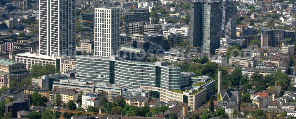 Aerial image Frankfurt am Main - Blick auf das Büro- und Geschäftshaus Frankfurter Welle. Die Welle ist ein nach Plänen der JSK Architekten errichtetes dreiteiliges Gebäudeensemble im Stadtteil Westend-Süd. Derzeitiger Eigentümer des Komplexes ist die Argoneo Real Estate GmbH. View of the office and commercial Frankfurter Welle. The shaft is one built and designed by the architects JSK three-piece ensemble of buildings in the district Westend-South. The current owner of the complex is the argoneo Real Estate GmbH.