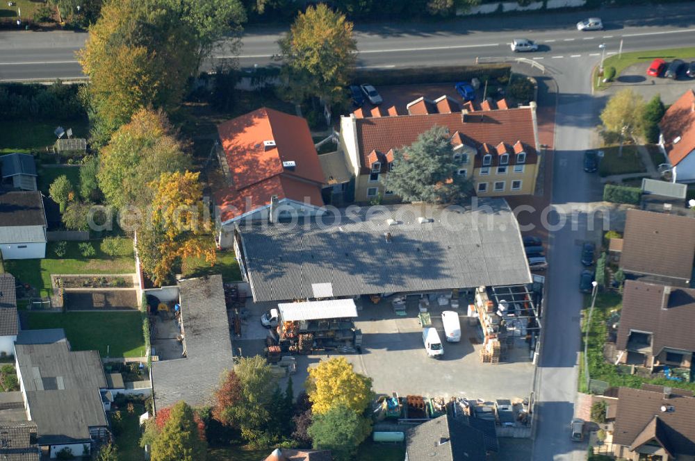 Unna from the bird's eye view: Büro- und Geschäftshaus, zugleich Firmenhauptsitz der Unternehmensgruppe Markus Gerold an der Vaerstbrücke 1 in 59425 Unna.