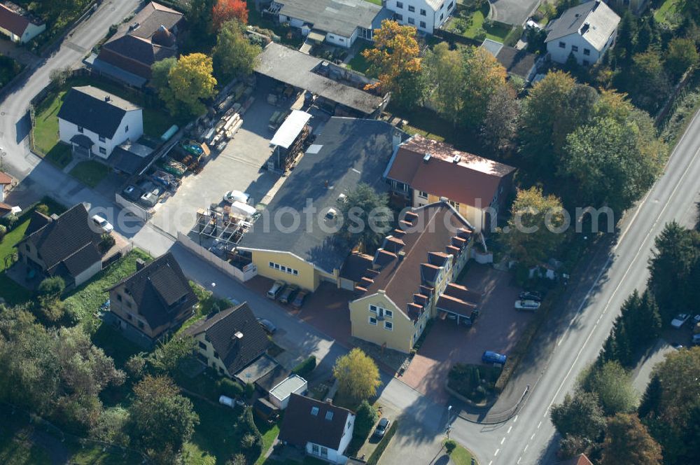 Unna from above - Büro- und Geschäftshaus, zugleich Firmenhauptsitz der Unternehmensgruppe Markus Gerold an der Vaerstbrücke 1 in 59425 Unna.