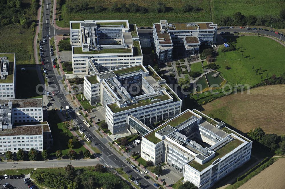 Frankfurt am Main from the bird's eye view: Blick auf das Büro- und Geschäftshausareal an der Wilhem-Fey-Strasse / Flurscheideweg am Eschborner Dreieck im Stadtteil Sossenheim. Ein Projekt der UniCredit Group - vormals HVB Immobilien.