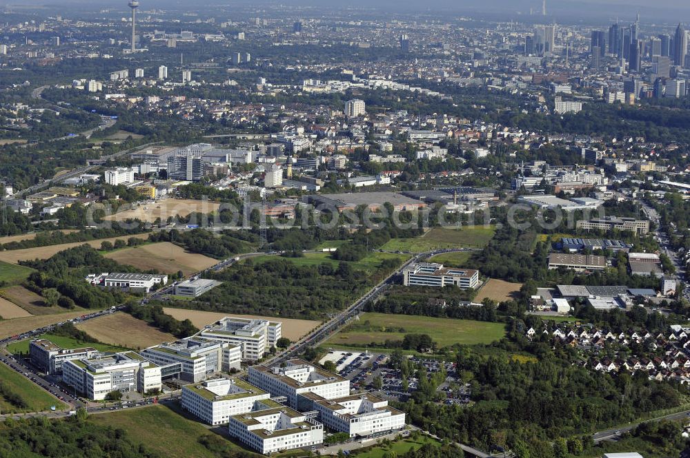 Aerial image Frankfurt am Main - Blick auf das Büro- und Geschäftshausareal an der Wilhem-Fey-Strasse / Flurscheideweg am Eschborner Dreieck im Stadtteil Sossenheim. Ein Projekt der UniCredit Group - vormals HVB Immobilien.