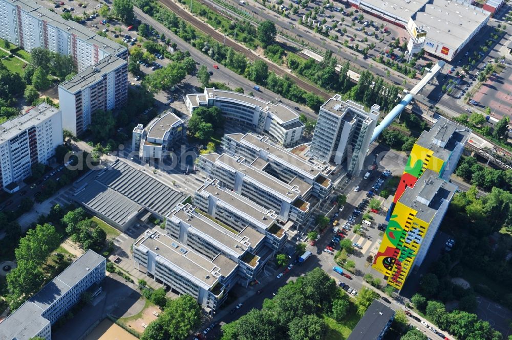 Berlin from the bird's eye view: Office and commercial building brain area Storkower arc of Jost Hurler investment and management company GmbH in Storkower Strasse in Berlin