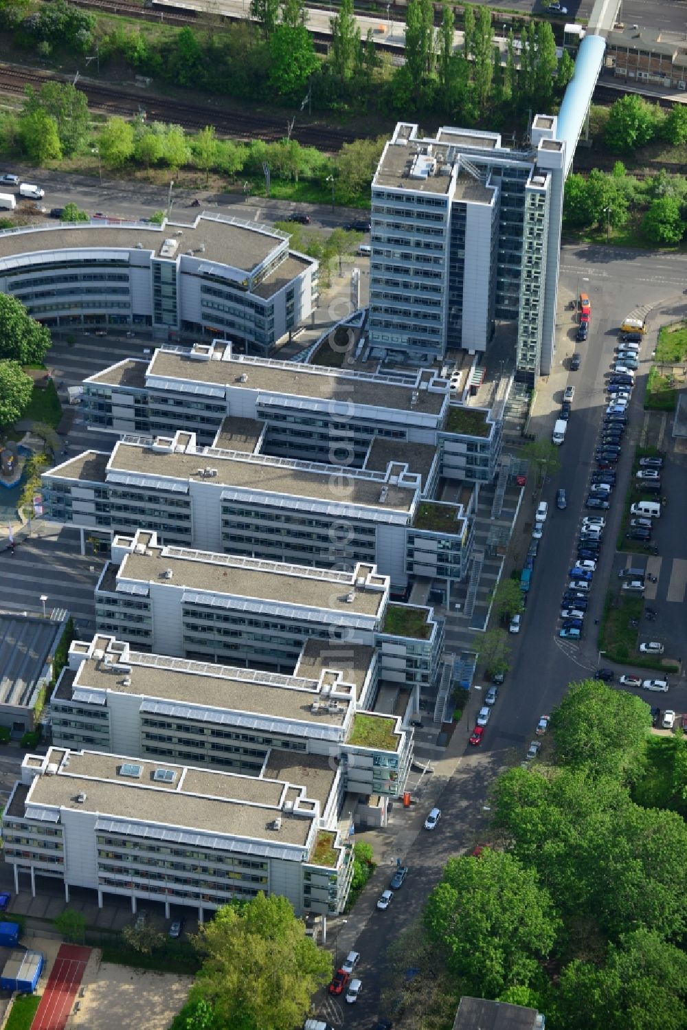 Aerial photograph Berlin - Office and commercial building brain area Storkower arc of Jost Hurler investment and management company GmbH in Storkower Strasse in Berlin