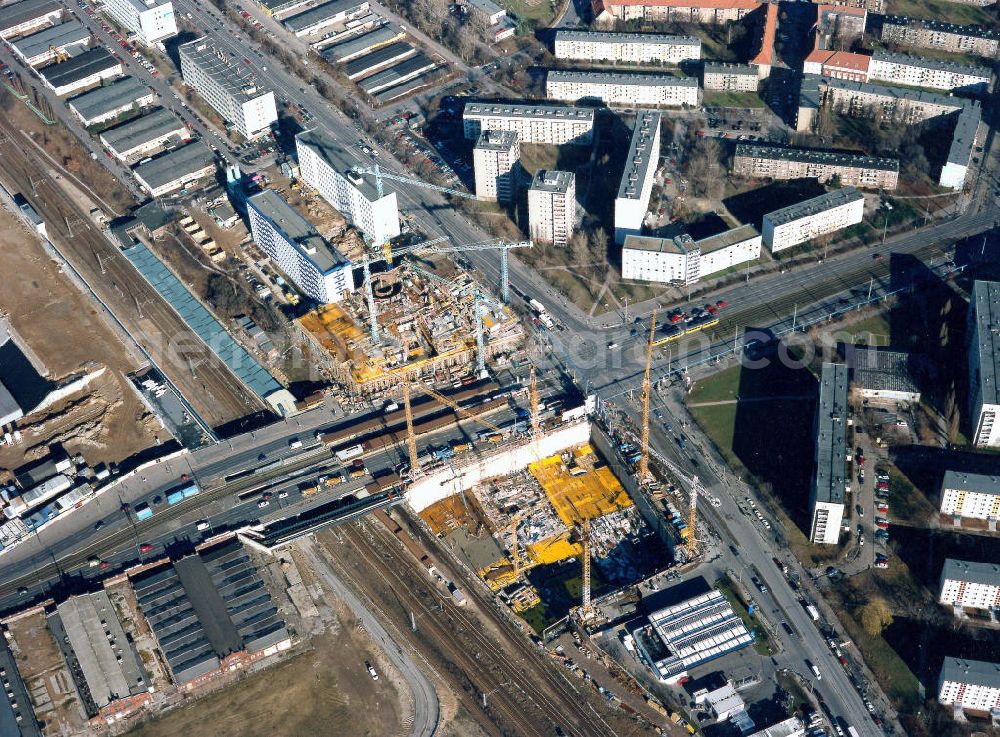 Aerial image Berlin - Friedrichshain - Büro-und Geschäftshausbau Forum Landsberger Allee an der Landsberger Allee / Storkower Straße. Fa. Bauwert GmbH München bzw. Berlin 030, 2787290