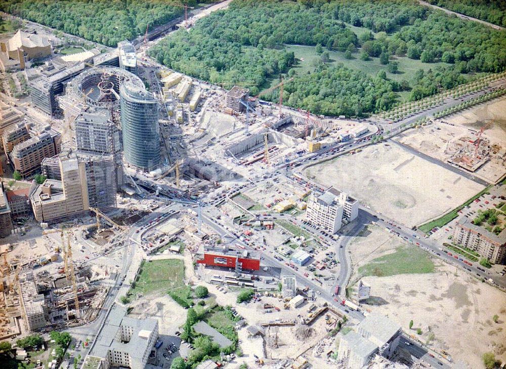 Aerial image Berlin - Büro- und Geschäftshausbau am Leipziger Platz in Berlin-Mitte.