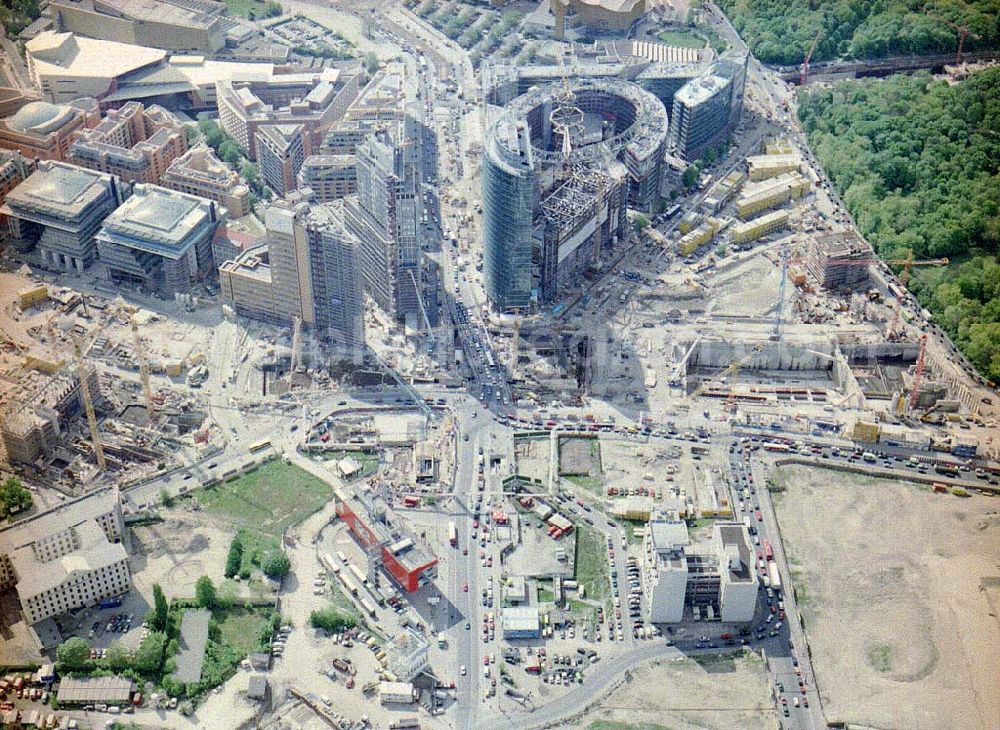 Aerial image Berlin - Büro- und Geschäftshausbau am Leipziger Platz in Berlin-Mitte.