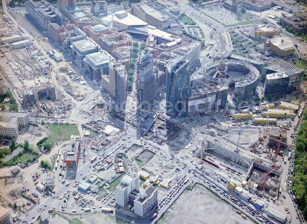 Aerial photograph Berlin - Büro- und Geschäftshausbau am Leipziger Platz in Berlin-Mitte.