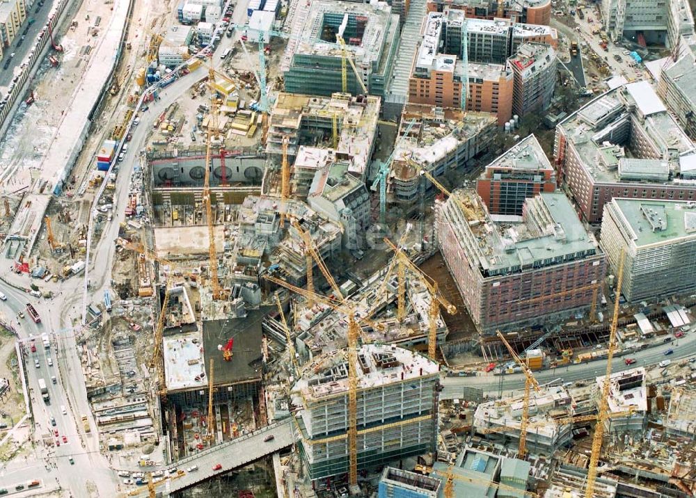 Aerial photograph Berlin - Tiergarten - Büro- und Geschäftshausbau am Potsdamer Platz