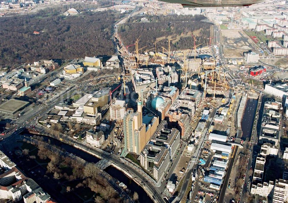 Berlin-Tiergarten from above - Büro- und Geschäftshausbau am Potsdamer Platz in Berlin-Tiergarten