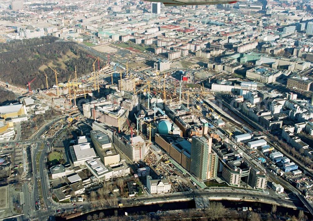 Aerial image Berlin-Tiergarten - Büro- und Geschäftshausbau am Potsdamer Platz in Berlin-Tiergarten