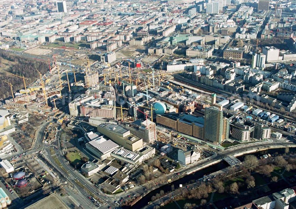 Berlin-Tiergarten from above - Büro- und Geschäftshausbau am Potsdamer Platz in Berlin-Tiergarten