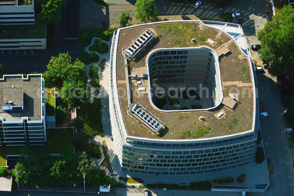 Aerial photograph Düsseldorf - Office and commercial building The Oval in the Golzheim district of Duesseldorf in the state of North Rhine-Westphalia, Germany