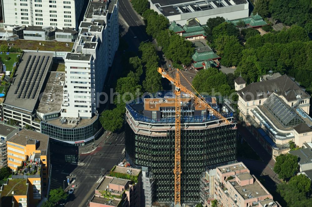 Aerial image Berlin - Construction site to build a new office and commercial building on Budapester Strasse corner Kurfuerstenstrasse on place Olof-Palme-Platz in the district Tiergarten in Berlin, Germany