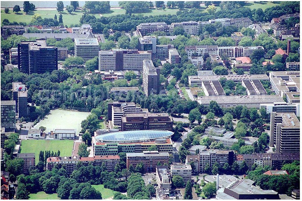 Düsseldorf from the bird's eye view: 06.07.2004 Büro- und Geschäftshauskomplex in der Düsseldorfer Innenstadt