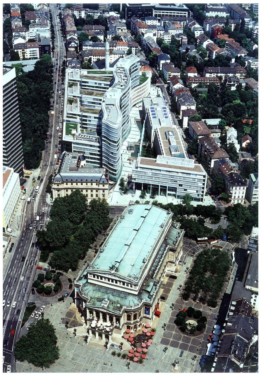 Aerial image Frankfurt am Main - Büro- und Geschäftshauskomplex Frankfurter Welle der DIFA am Bankenviertel in Frankfurt / Main.