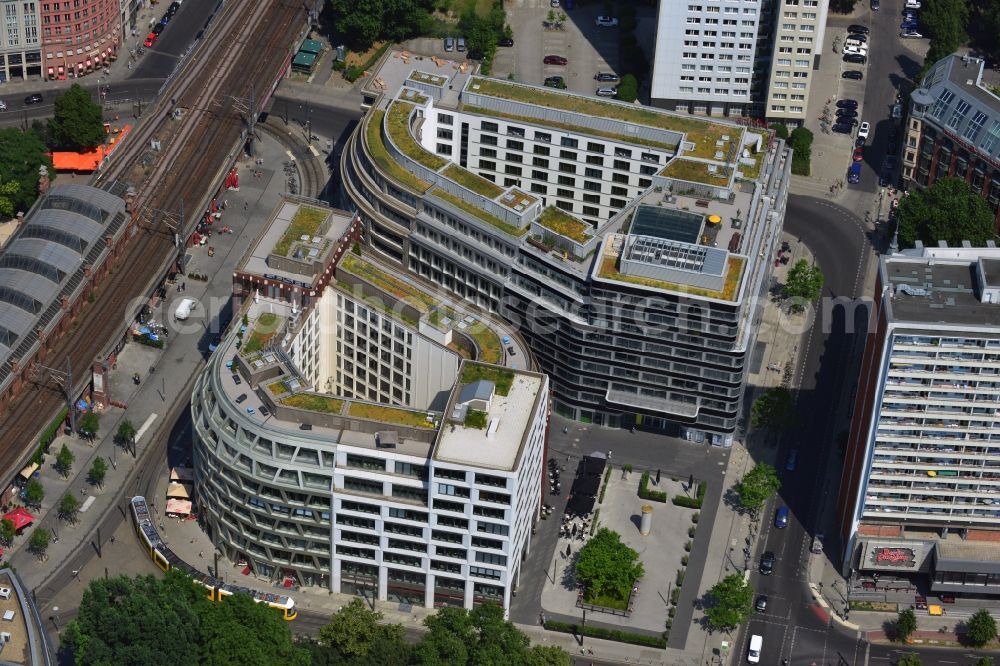 Aerial photograph Berlin Mitte - View at the construction site from Hackescher quarters, a new office and commercial complex in the middle. Investor is the investment company Hackesches Quarter mbH & Co. KG