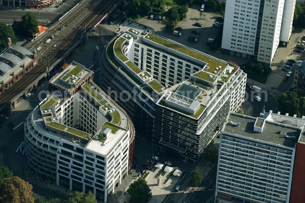 Berlin from the bird's eye view: View at the construction site from Hackescher quarters, a new office and commercial complex in the middle. Investor is the investment company Hackesches Quarter mbH & Co. KG