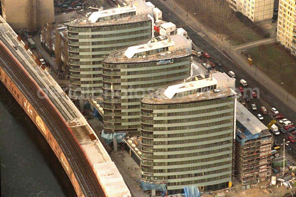 Aerial photograph - Büro- und Geschäftshausneubau am S-Bahnhof Jannowitzbrücke in Berlin Mitte.