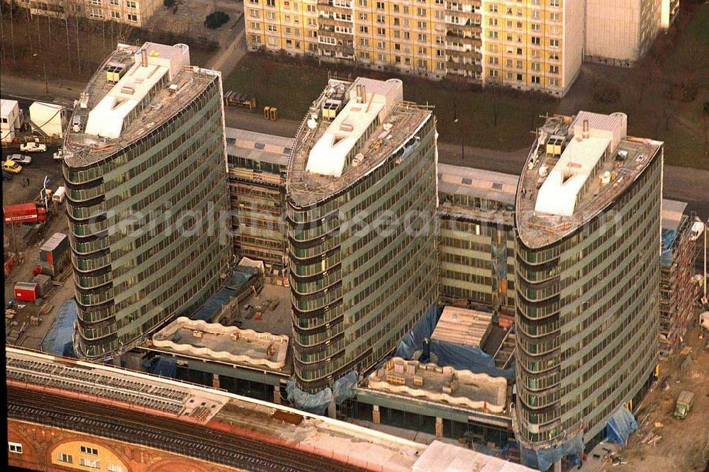  from above - Büro- und Geschäftshausneubau am S-Bahnhof Jannowitzbrücke in Berlin Mitte.