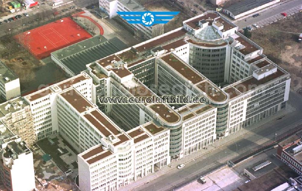 Aerial photograph Berlin - Büro- und Geschäftshausneubau an der Schützenstraße in Berlin - Mitte.