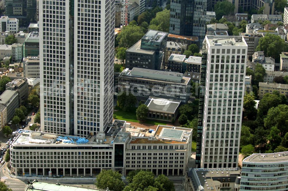 Aerial image Frankfurt - Blick auf die 42 Geschosse des neu erbauten Hochauskomplex OpernTurm, der der Alten Oper und dem Bürohochhaus Frankfurter Welle zugewandt ist. Kontakt: Prof. Christoph Mäckler Architekten, Friedrich-Ebert-Anlage 2-14, 60325 Frankfurt am Main, Tel. +49 (0)69 285707, Fax +49 (0)69 296289, E-Mail: chm@chm.de; Tishman Speyer, Projektleitung, Dr. Markus Weidenmann, MesseTurm, Friedrich-Ebert-Anlage 49, 60308 Frankfurt, Tel. +49(0)69 97541 208, Fax +49(0)69 97541 299, E-Mail: mwiedenm@tishmanspeyer.de