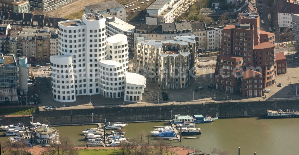 Düsseldorf from the bird's eye view: View of the Office builings Gehry Bauten in the Medienhafen Düsseldorf in the state North Rhine-Westphalia