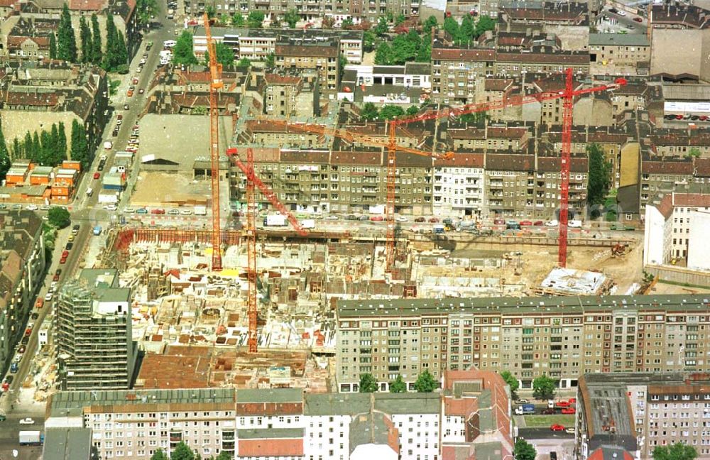 Berlin from above - 23.06.94 Büro- und Geschäftsneubau an der Frankfurter Allee Ecke Pettenkofer Straße