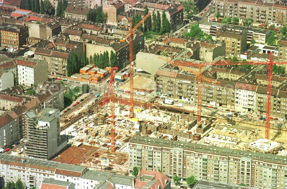 Aerial photograph Berlin - 23.06.94 Büro- und Geschäftsneubau an der Frankfurter Allee Ecke Pettenkofer Straße