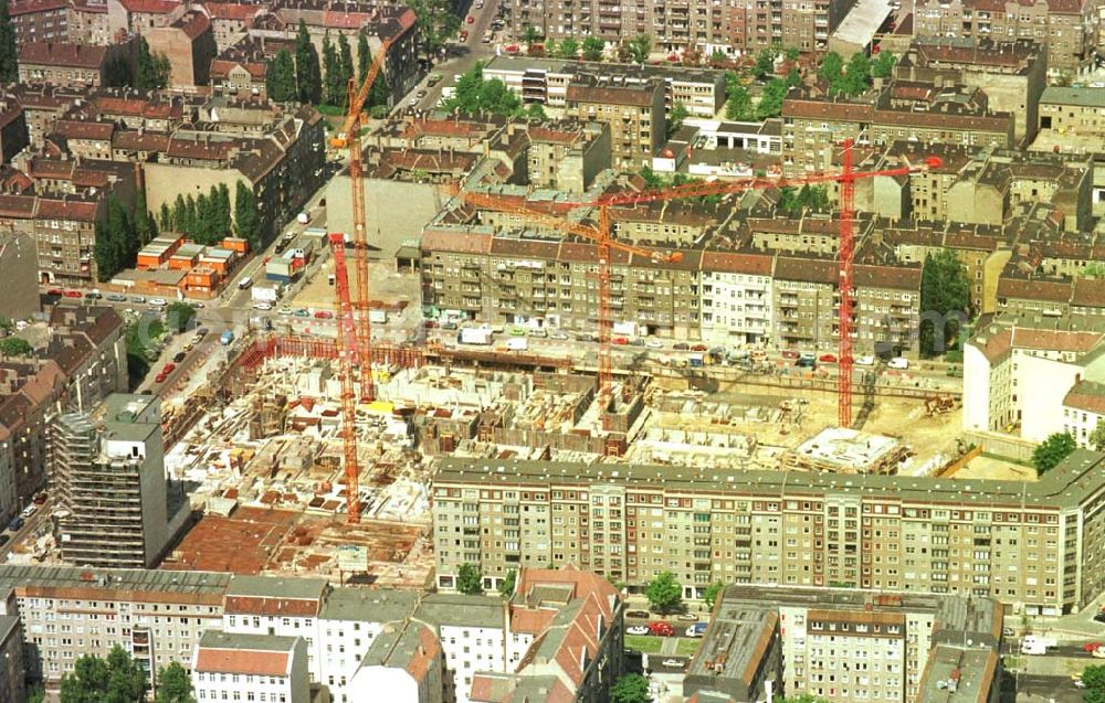 Berlin from above - 23.06.94 Büro- und Geschäftsneubau an der Frankfurter Allee Ecke Pettenkofer Straße