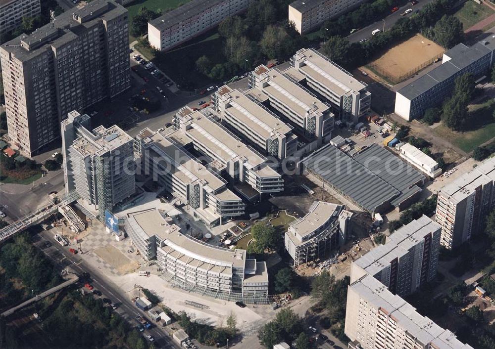 Berlin - Lichtenberg from above - Büro- und Geschäftszentrum Storkower Bogen kurz vor der Fertigstellung (Storkower Straße).