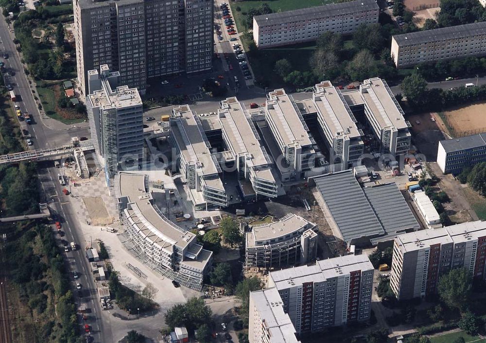 Berlin - Lichtenberg from the bird's eye view: Büro- und Geschäftszentrum Storkower Bogen kurz vor der Fertigstellung (Storkower Straße).