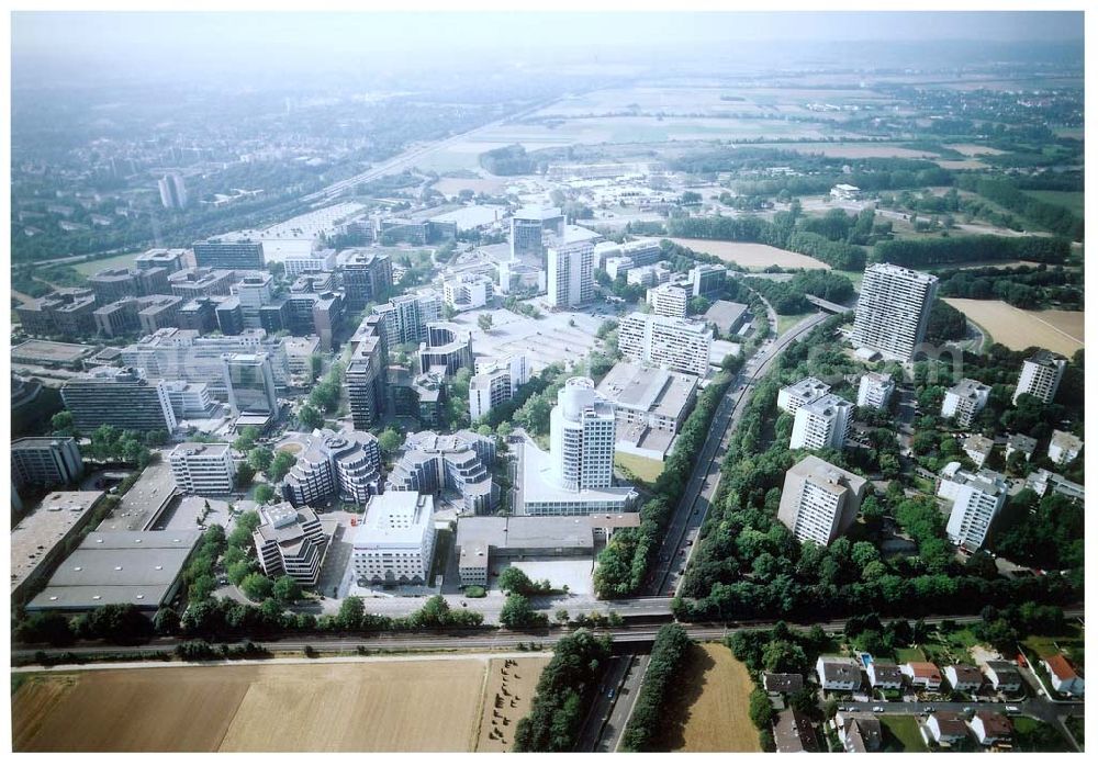 Frankfurt am Main from above - Büro- und Gewerbegebiet an der Frankfurter Straße 77 in Frankfurt Eschborn an der S-Bahn.