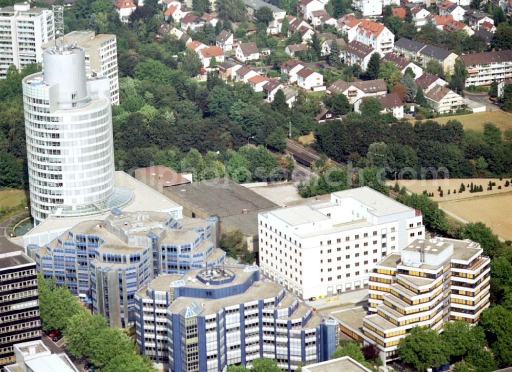 Frankfurt am Main from above - Büro- und Gewerbegebiet an der Frankfurter Straße 77 in Frankfurt Eschborn an der S-Bahn.