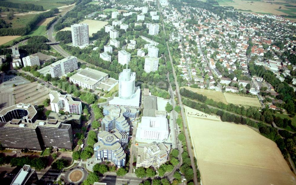 Aerial image Frankfurt am Main - Büro- und Gewerbegebiet an der Frankfurter Straße 77 in Frankfurt Eschborn an der S-Bahn.