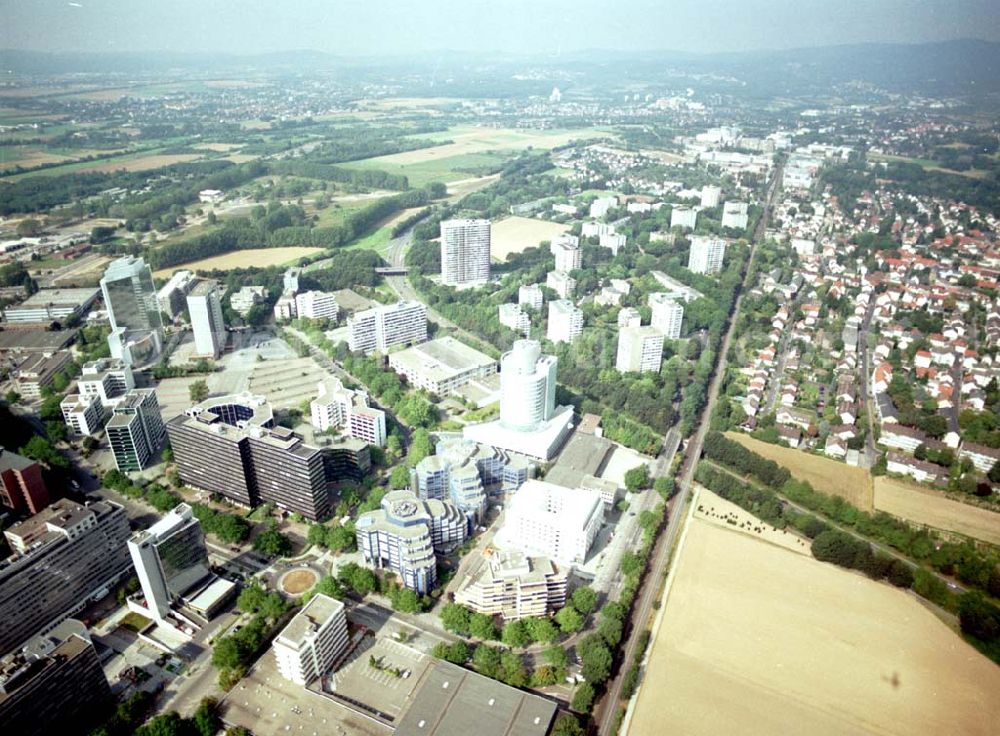 Frankfurt am Main from above - Büro- und Gewerbegebiet an der Frankfurter Straße 77 in Frankfurt Eschborn an der S-Bahn.