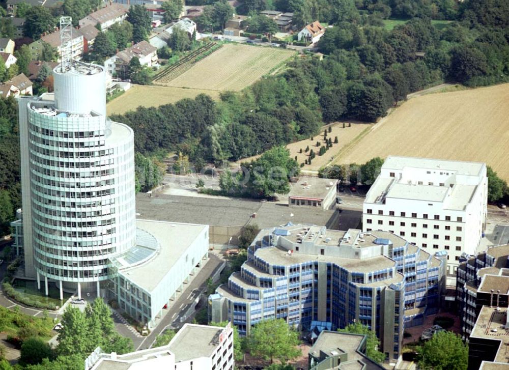 Aerial image Frankfurt am Main - Büro- und Gewerbegebiet an der Frankfurter Straße 77 in Frankfurt Eschborn an der S-Bahn.