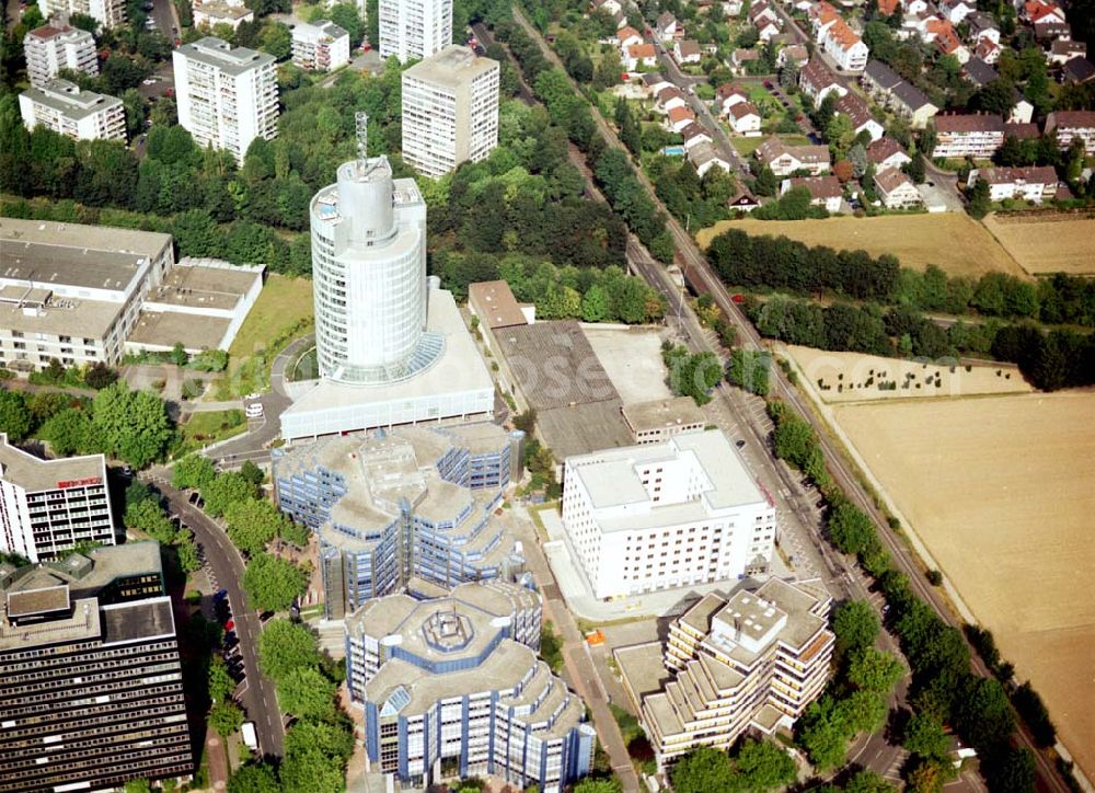 Aerial image Frankfurt am Main - Büro- und Gewerbegebiet an der Frankfurter Straße 77 in Frankfurt Eschborn an der S-Bahn.