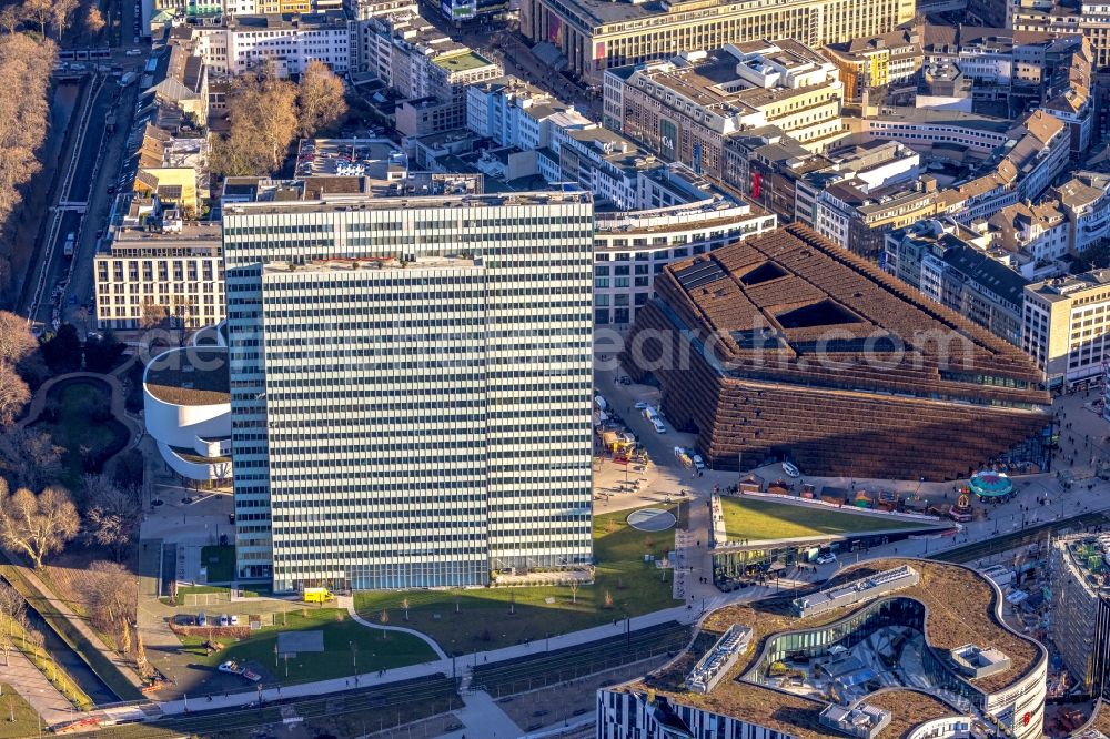 Aerial photograph Düsseldorf - Office and corporate management high-rise building Dreischeibenhaus in the district Stadtmitte in Duesseldorf at Ruhrgebiet in the state North Rhine-Westphalia, Germany