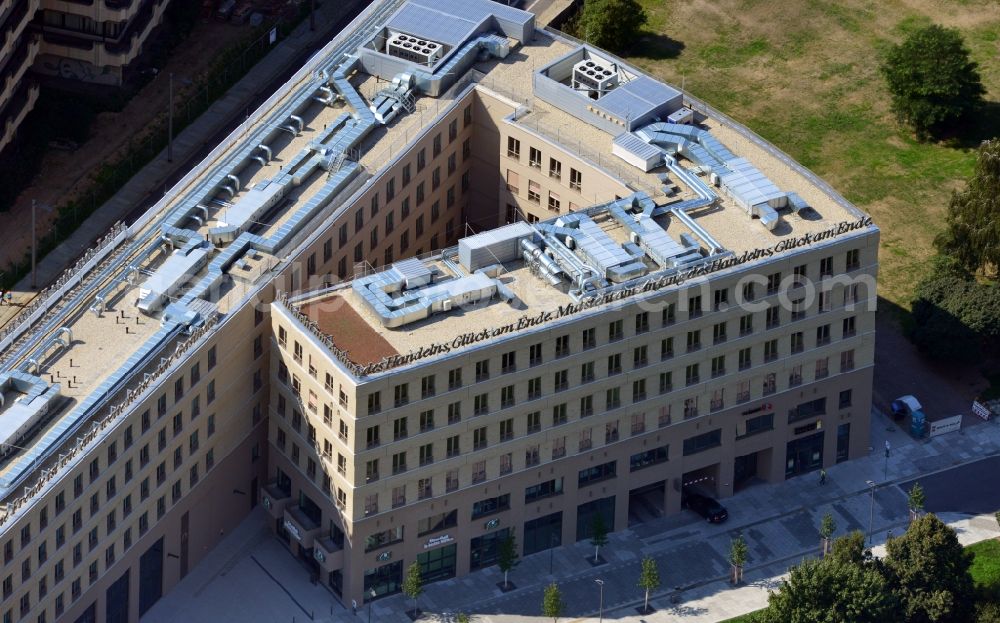 Aerial photograph Dresden - View of the hotel, office and business building Zwinger Forum at Postplatz in Dresden in the state Saxony. The modern new build is among others location for a Motel One hotel