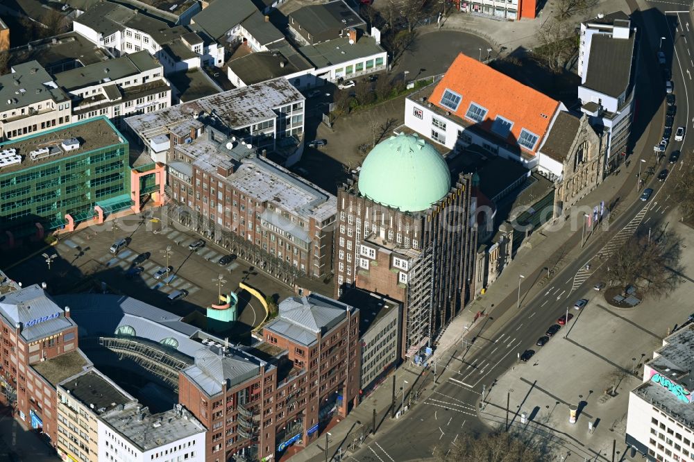 Aerial image Hannover - Office and corporate management high-rise building Anzeiger Hochhaus on Goseriede in the district Mitte in Hannover in the state Lower Saxony, Germany