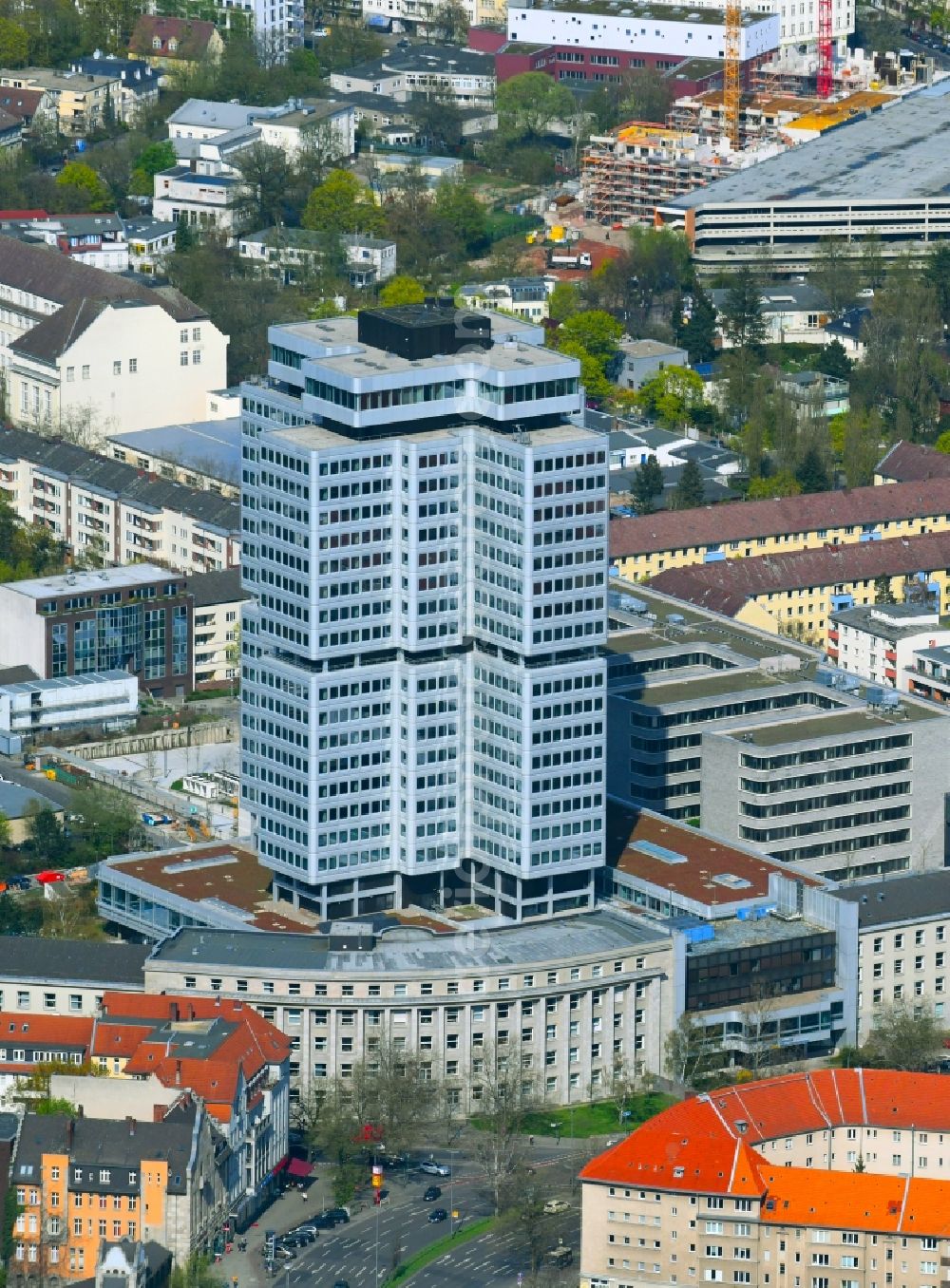 Berlin from above - Office and corporate management high-rise building Deutsche Rentenversicherung Bund DRV in the district Charlottenburg in Berlin, Germany