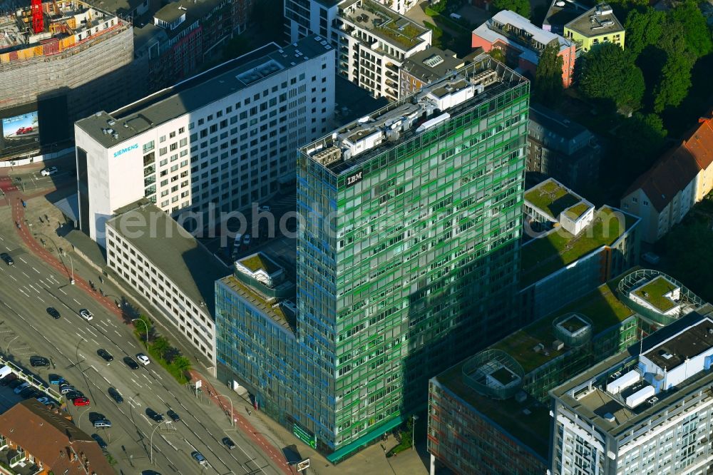 Aerial photograph Hamburg - Office and corporate management high-rise building Beim Strohhause in the district Sankt Georg in Hamburg, Germany