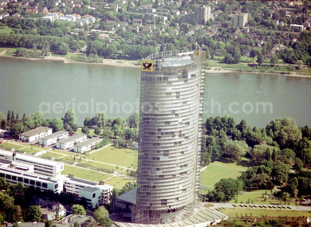 Aerial photograph Bonn - Office and corporate management high-rise building Post Tower on Charles-de-Gaulle-Strasse in the district Gronau in Bonn in the state North Rhine-Westphalia, Germany